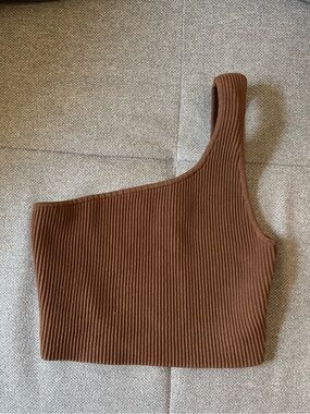 Babaton One-Shoulder Ribbed Crop Top in Brown